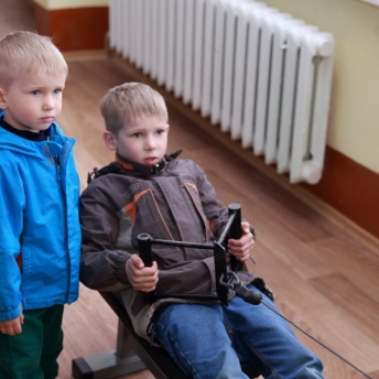 Арселоровцы в гостях у защитников Украины
