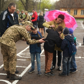 Арселоровцы в гостях у защитников Украины