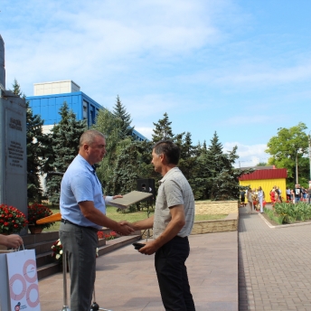 В знак уважения и огромной благодарности