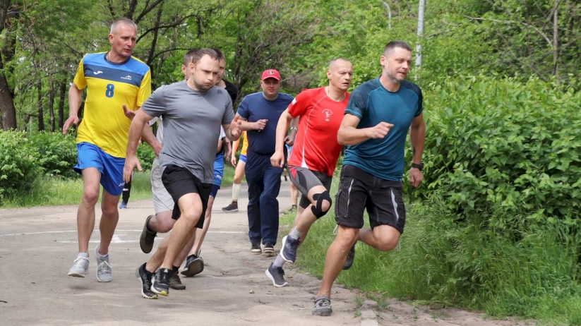 Легкоатлетический кросс: чемпионами стали конвертерщики