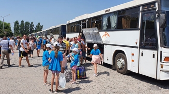 В родное гнездо возвратилась первая смена «Буревестника» В родное гнездо возвратилась первая смена «Буревестника»